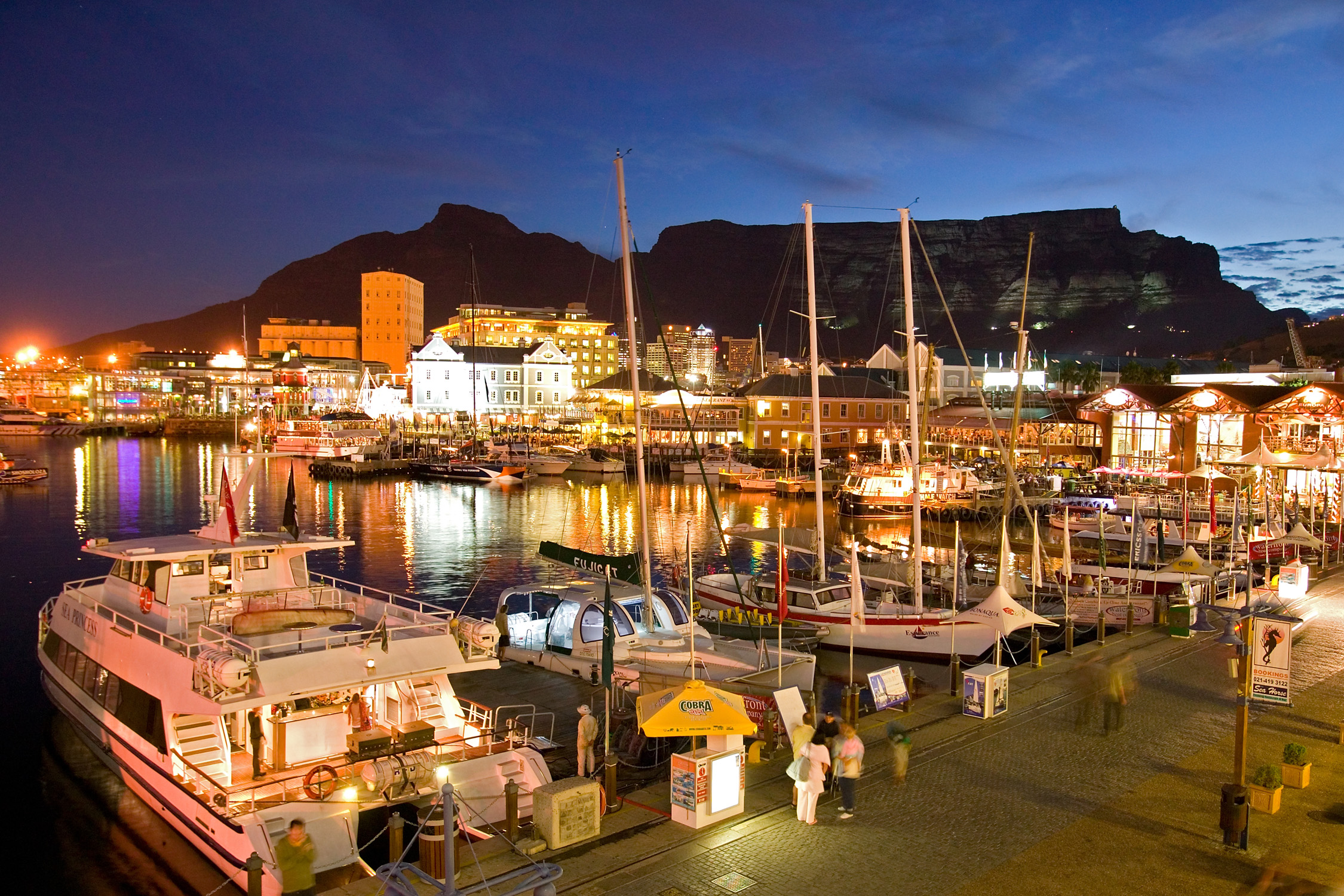 Cape Town Africa | Group Accommodation | Flights | Car Rental | Train Tours